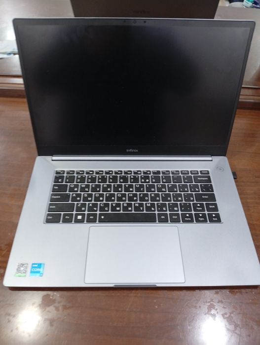 Срочно продам ноутбук infinix Y3