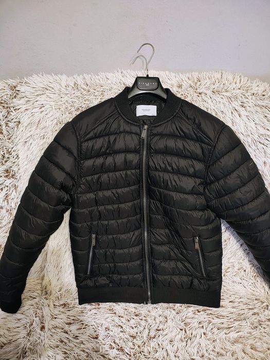 Geaca Reserved Mărimea S