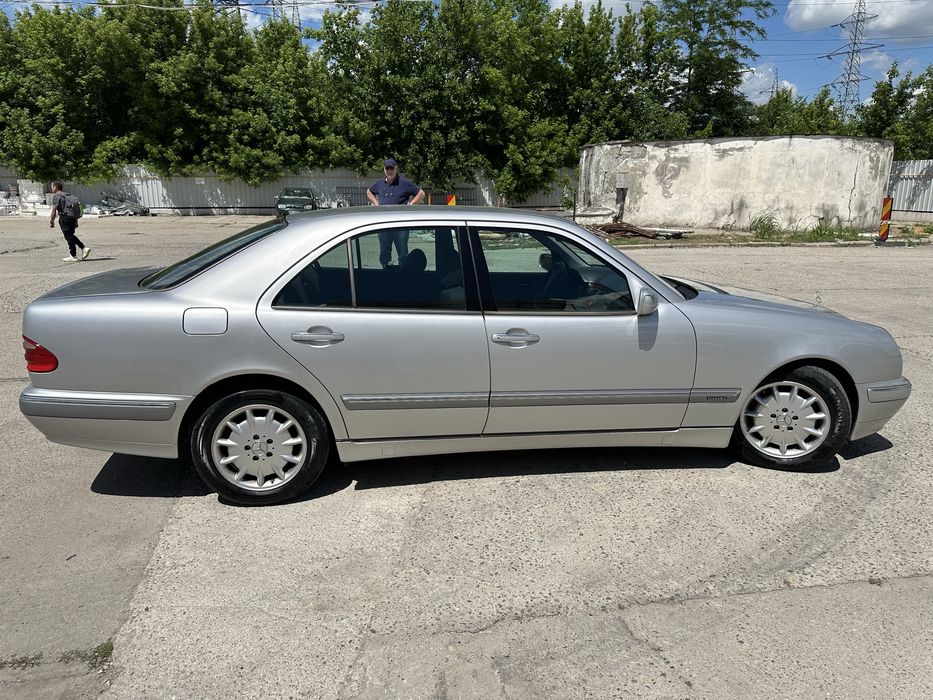 MERCEDES-BENZ E-Class 2001 — imagine 5