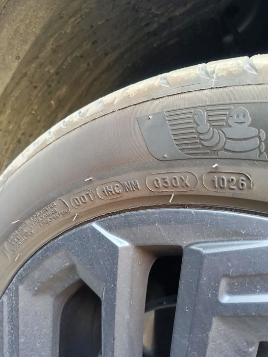 Гуми Michelin Primacy 4 235/50/R19 - 4 броя, DOT 1026, ~3000 км