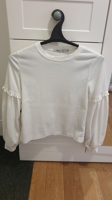 Блузки школьные продам