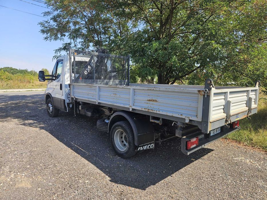 IVECO DAILY cu macara, an fabricatie 2017