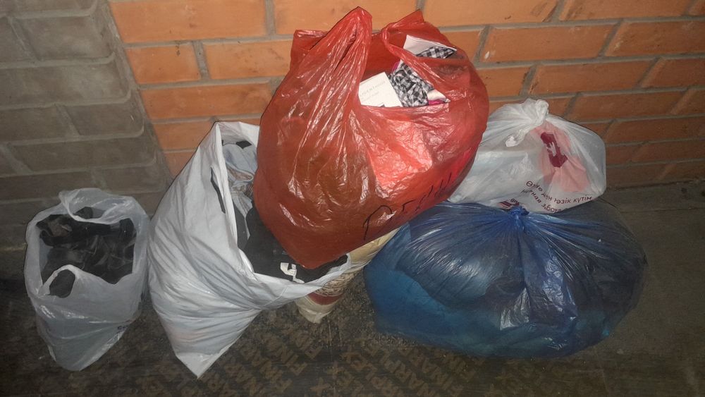 Отдам даром вещи и обувь