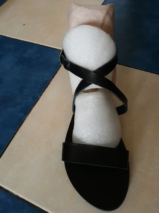 Босоножки новые натуральная кожа.размер 38,39,40,41,42