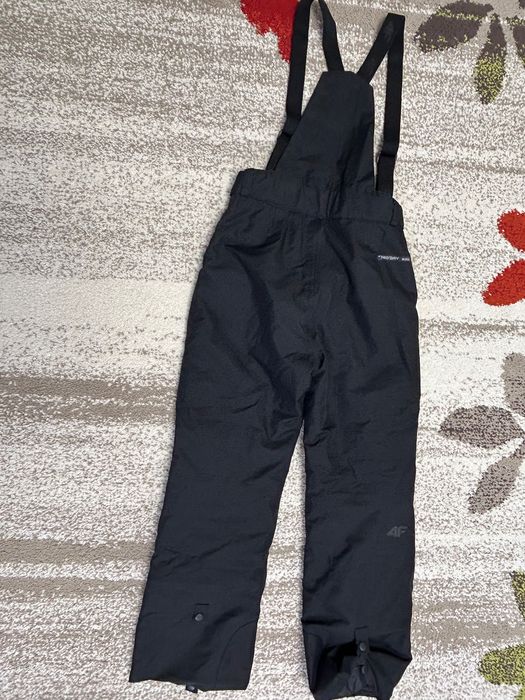 Salopetă ski mărimea 152