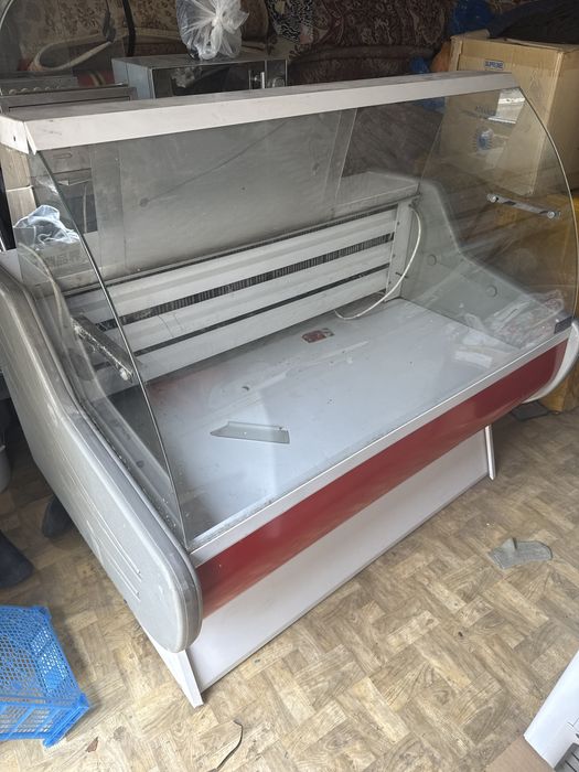 Продам витриный холодильник