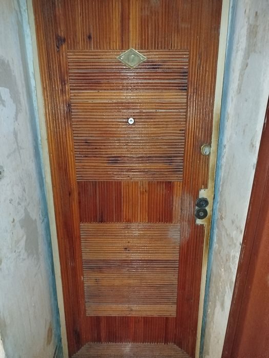 Входной дверь...