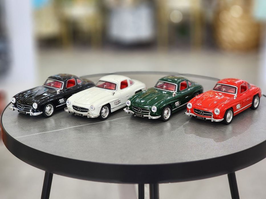 Mercedes Benz 1:32 o'yinchoq mashina
