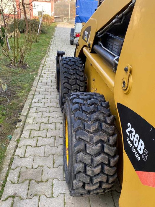 Bobcat Caterpillar 236B