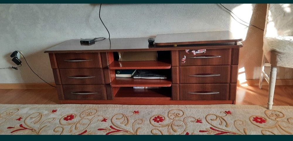 Тумба под ТВ бесплатно