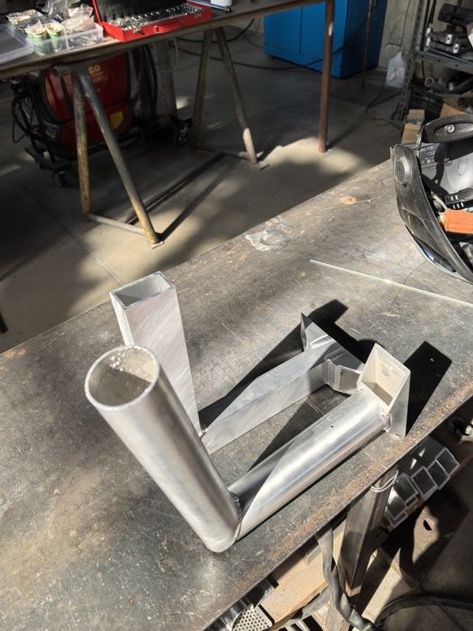 Алуминиеви стойки