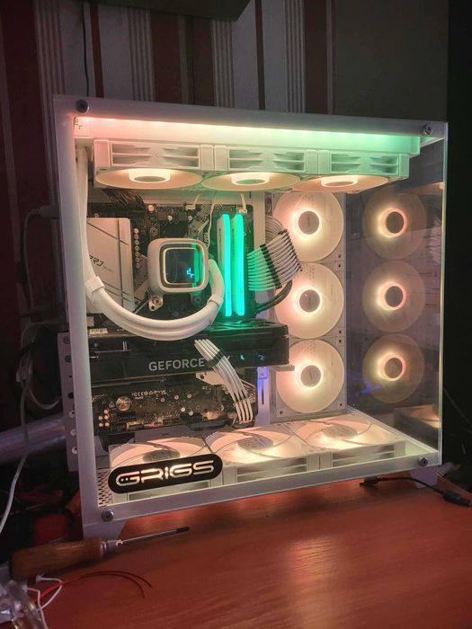 RTX 4060 Ti / Ryzen 7 / 32GB – ТОП геймърски компютър