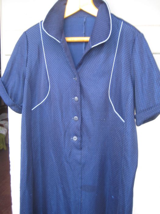 платья 52 размер продам