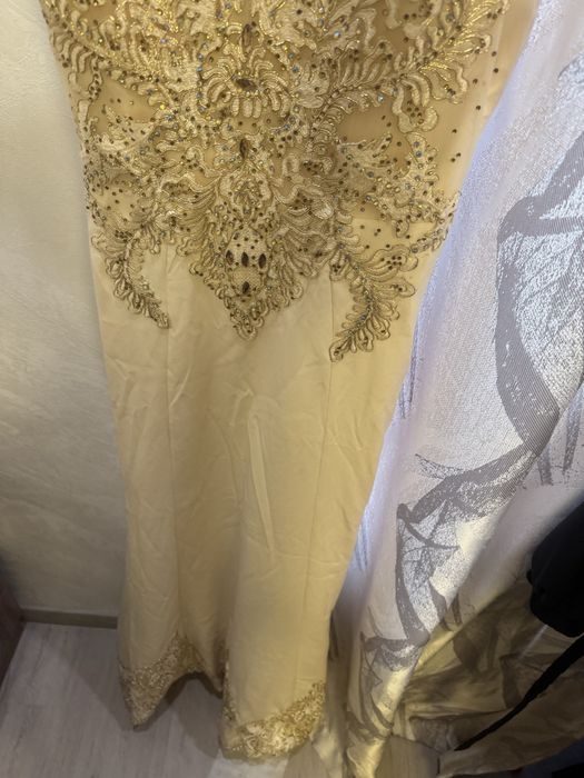 Платье в хорошем состояний