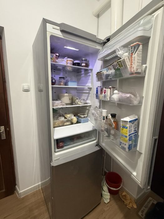 Холодильник SAMSUNG