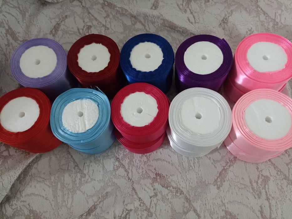 Предлагам сатенени ленти 4 см