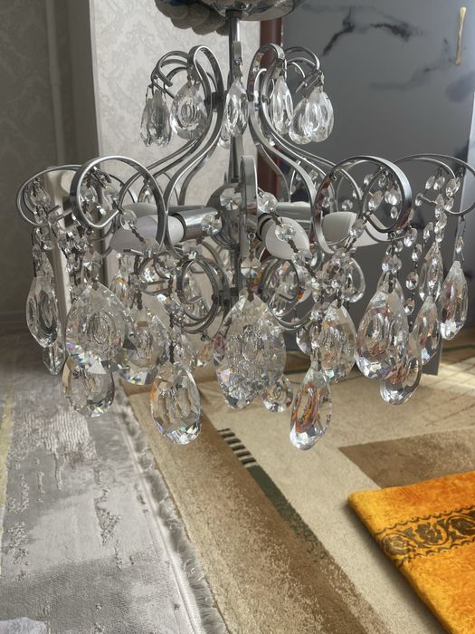 Продается люстра