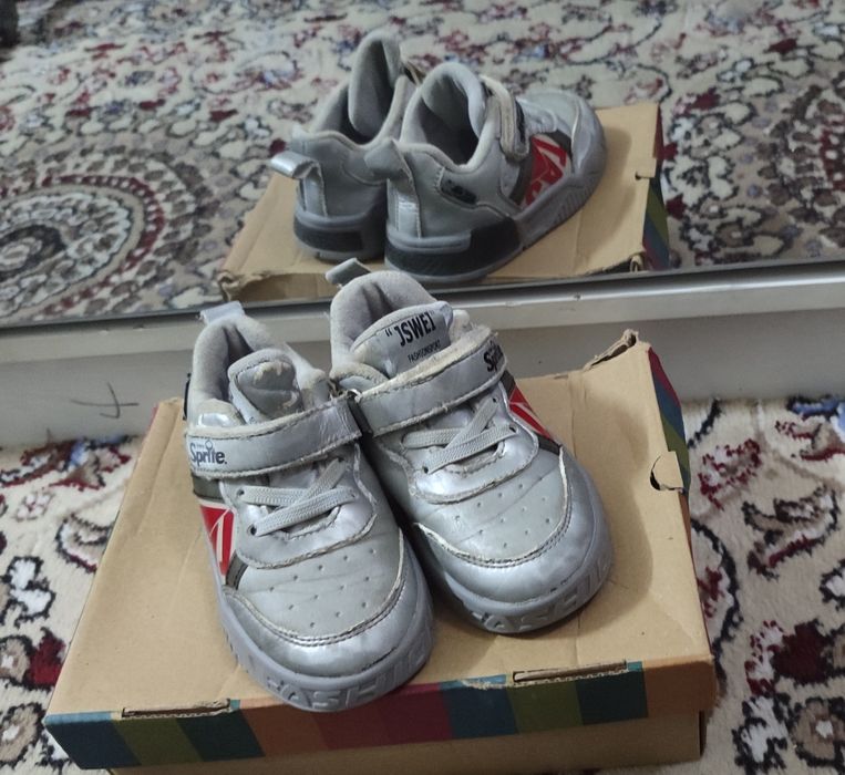 Продаются кроссовки