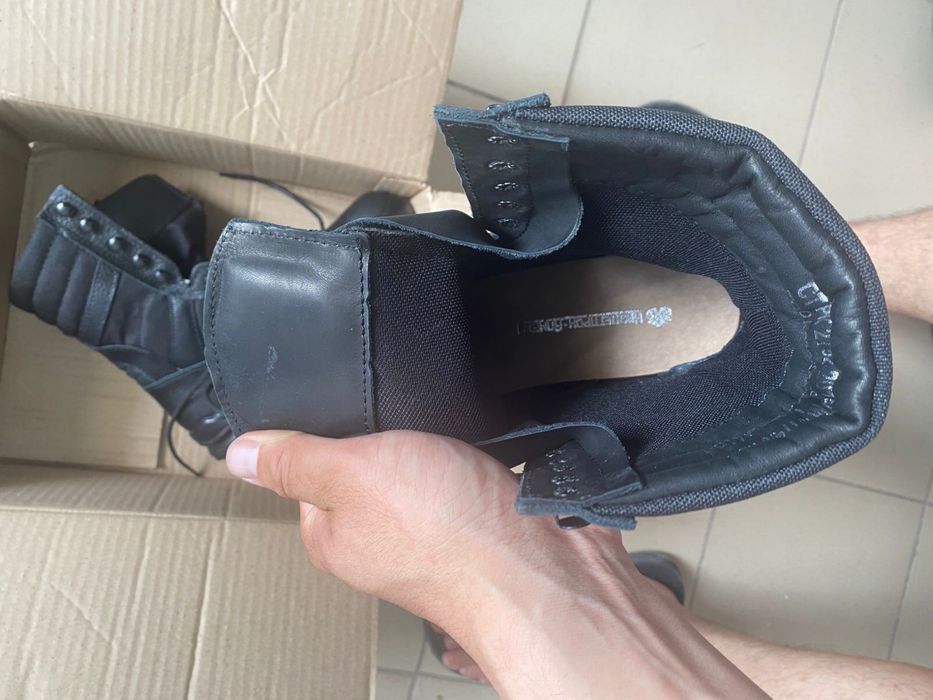 Продам берцы НОВЫЙ 2 шт