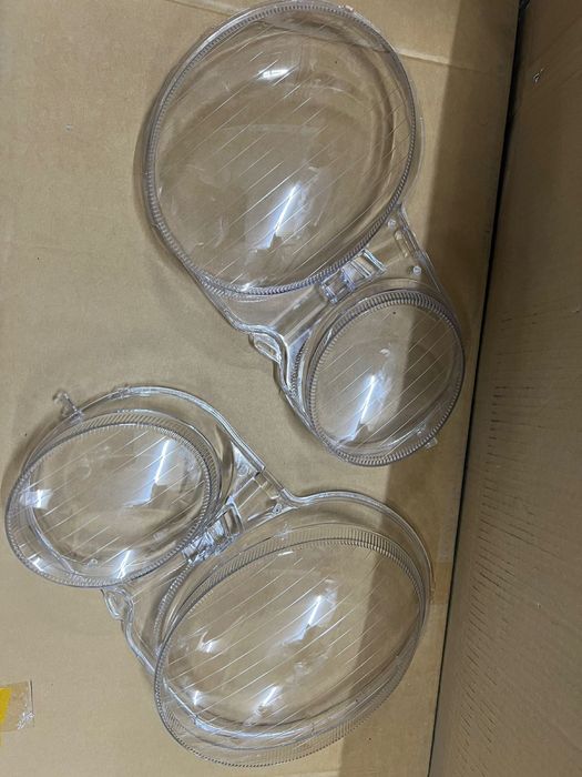 Стекло фары Мерседес 210