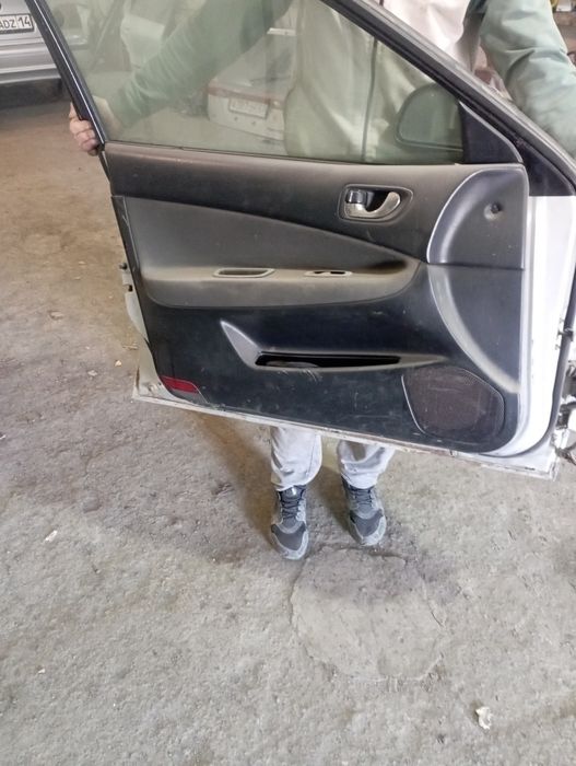 Продам запчасти на MITSUBISHI LEGNUM 2001 уневерсал