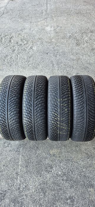 4 anvelope iarna ca noi Michelin 235/60/17.Pretul este pe bucata.