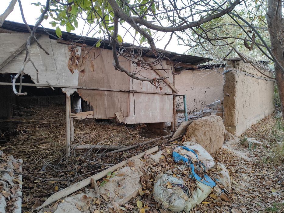 Xasanboy sixatgox 2 berk koʻchasi 9 uyda 2 sotix yer sotiladi