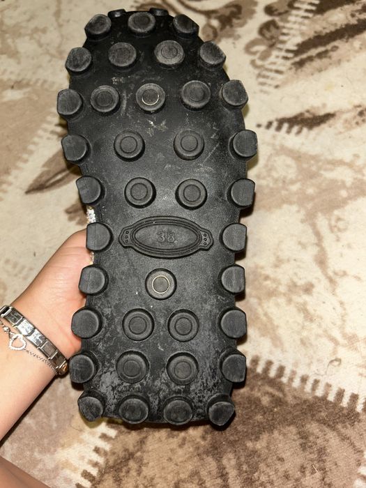 ЧИСТО НОВИ обувки!