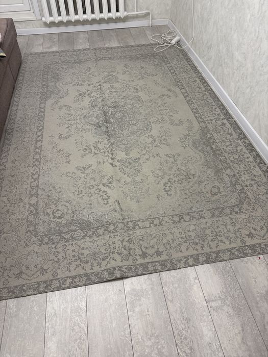Продам ковер б/у, светло серый