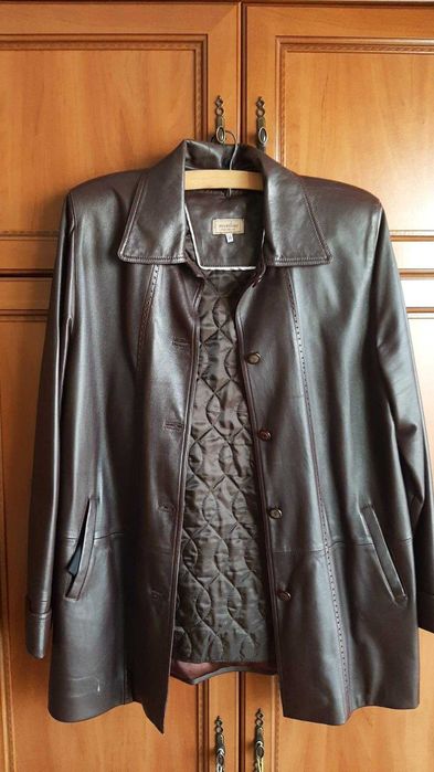 vand haina de piele naturala