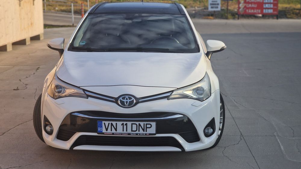 Toyota Avensis/ Panoramic