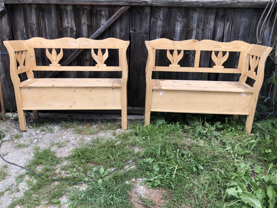 Bănci rustice vechi