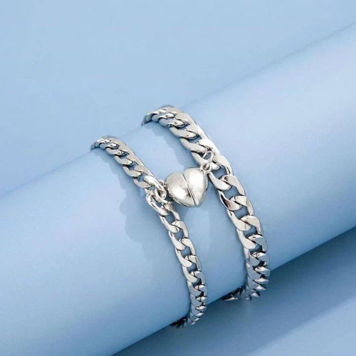 Парные браслеты в наличии.