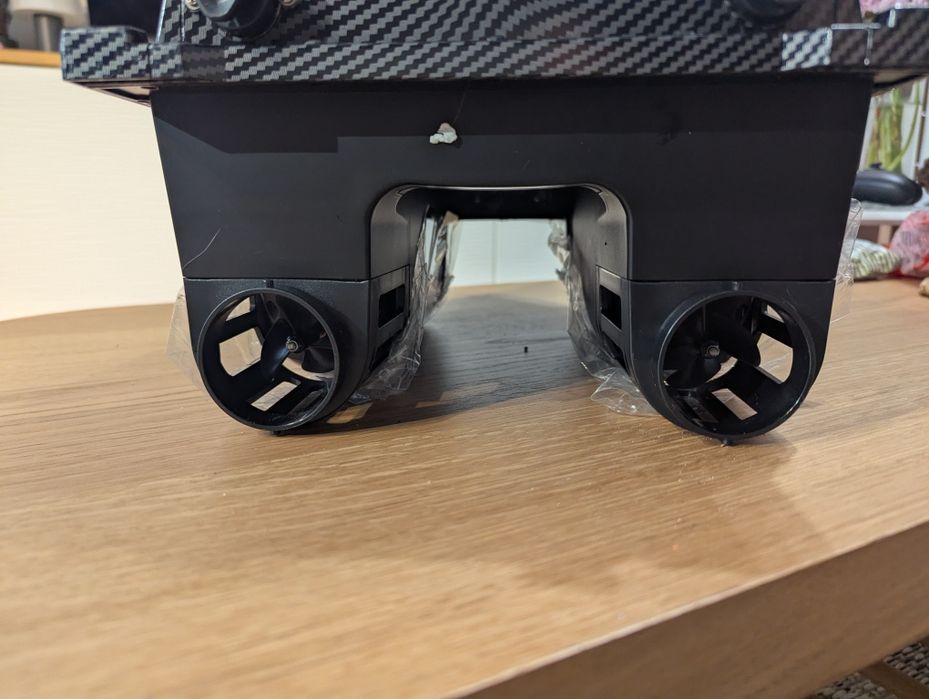 Navomodel / Barcă de Navomodel / Barcă de plantat Flytec V080 cu GPS și SONAR - NOUĂ (în folie) + Geantă