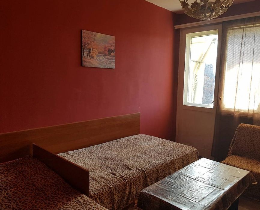 Стая под наем в центъра на София. Подходяща за жена/студентка