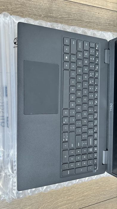 Лаптоп Dell Latitude 3520 FHD 15.6” Intel i5-1135G7 16GB RAM 256GB SSD / MS Office 2011 Pro Plus