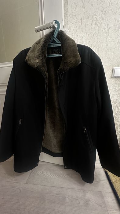 Продам мужскую куртку 10000