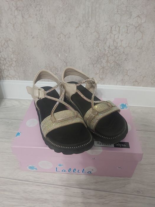 Детская обувь для девочки