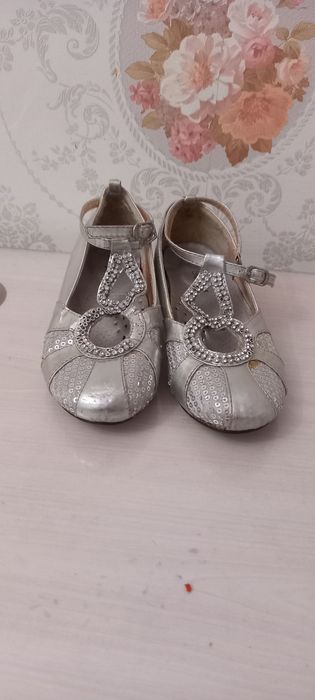 Срочно продам туфли