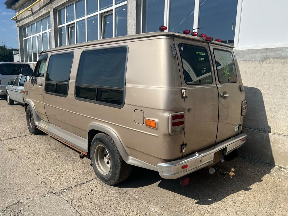 Vand Chevy G20 V8