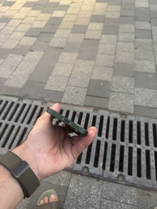 Продам Телефон Айфон 13 256Gb