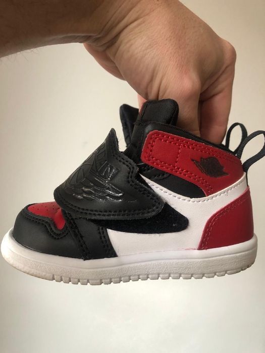 Papuci Nike Jordan copii marimea 23,5