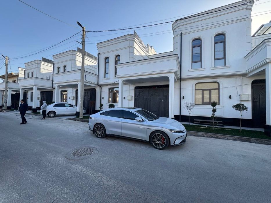 4 қаватли 2 та террасали 7 хонали 330 квадратли енги хонадон сотилади