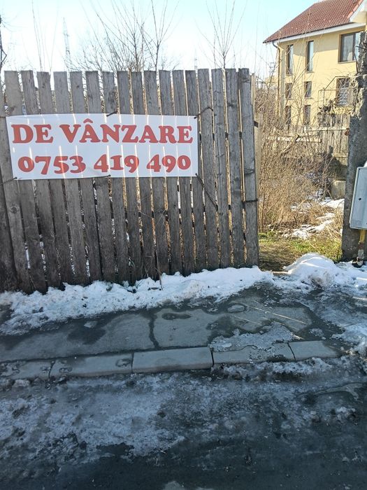 Vând teren cu  casă veche demolabila 233mp