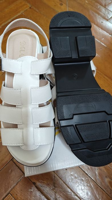 Сандали для подростков