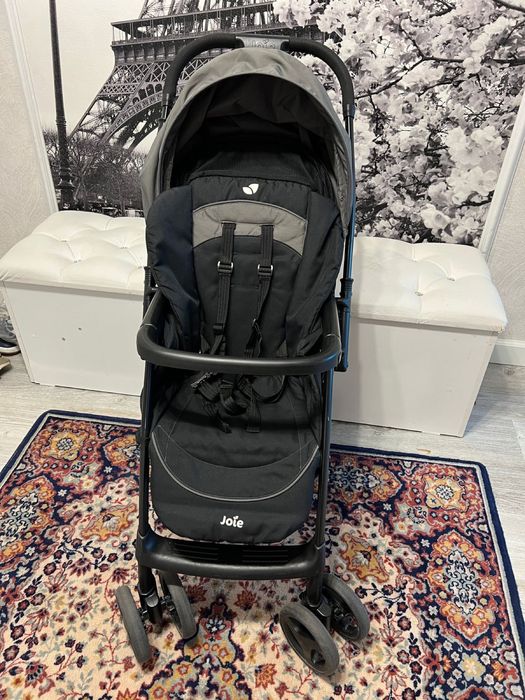 Продам прогулочную коляску joie