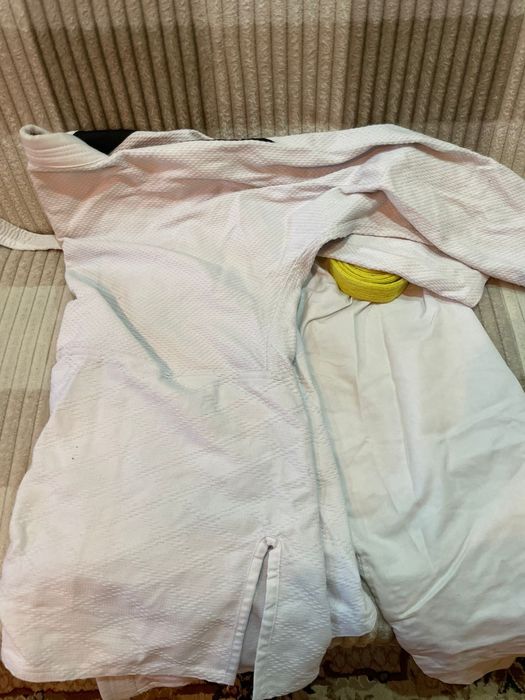 Продается кимано для -9-10-11лет