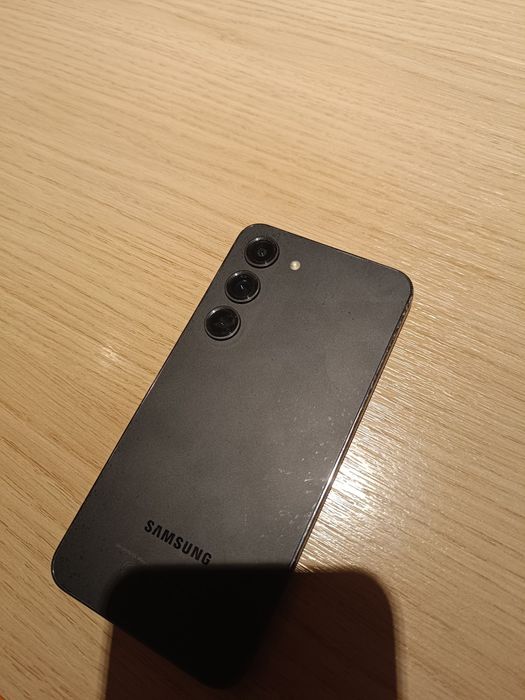 Прдам или обмен  Samsung galaxy s23