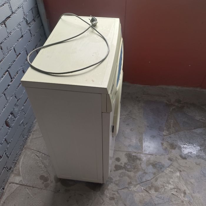 Продам стиральную машину