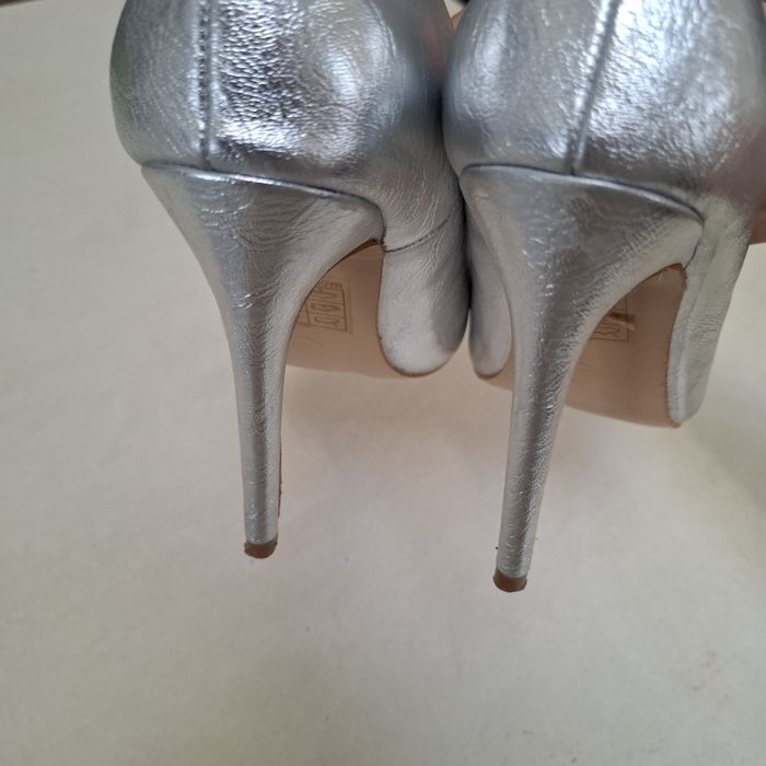 Pantofi cu toc de 10 cm